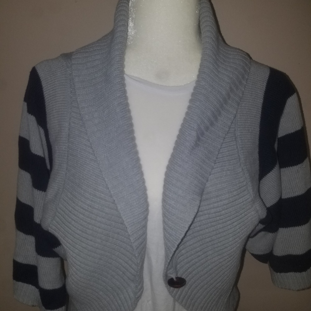 Roxy sweater. Large flowy 3/4 sleeves. 1 button.